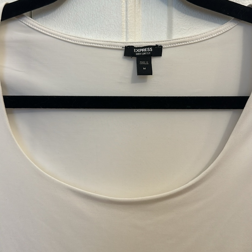 Express whit body contour bodysuit - Picture 2 of 5